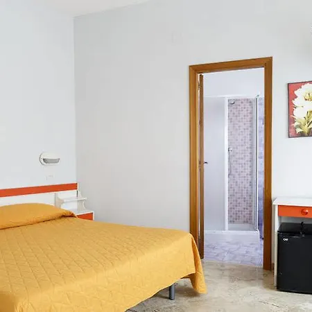 Garden Hotel 3*