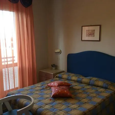 Garden Hotel 3*